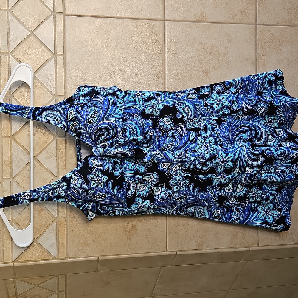 EXCELLENT CONDITION CROFT & BARROW SWIM DRESS SIZE 12
